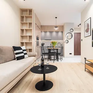 https://bg-premium-apartments-mennica-residence.warsawhotelspoland.com